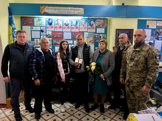 Урочисте вручення Юрію Довганю ордена «За мужність» III ступеня