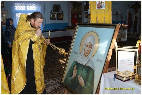 Ікона та ковчег з часткою мощей Матрони Московської - у храмі св. Пантелеймона
