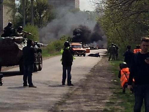 В Славянске разблокированы три блокпоста и убито до пяти террористов, - МВД»