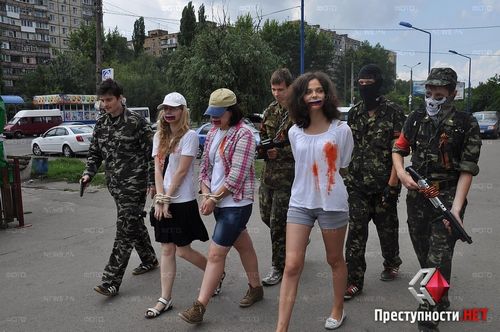 «Штрих-код 46 убивает» - николаевские активисты призывают отказаться от российских товаров»