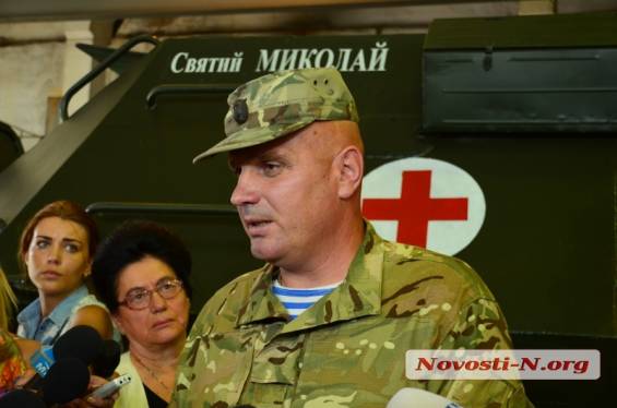 Долгожданную и уникальную бронированную «скорую помощь» передали николаевским десантникам в зону АТО (+ відео)»