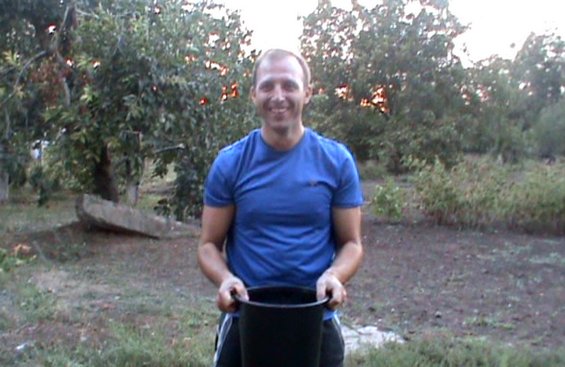 Відео: Продовження в Баштанці акції Ice Bucket Challenge. Михайло Данилюк прийняв виклик від Василя Гонти
