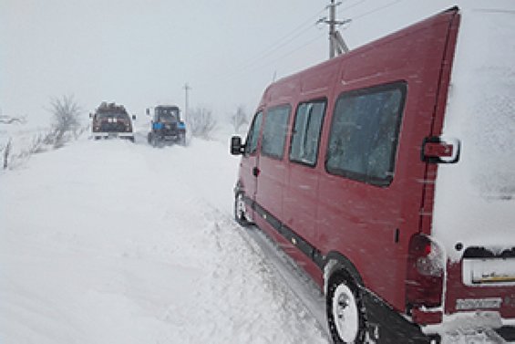 На Миколаївщині – надзвичайна ситуація регіонального масштабу: зі снігового полону вже звільнено 1754 людини»