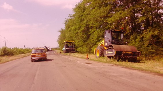 Фотофакт: Дороги в Баштанці та районі поступово ремонтуються»
