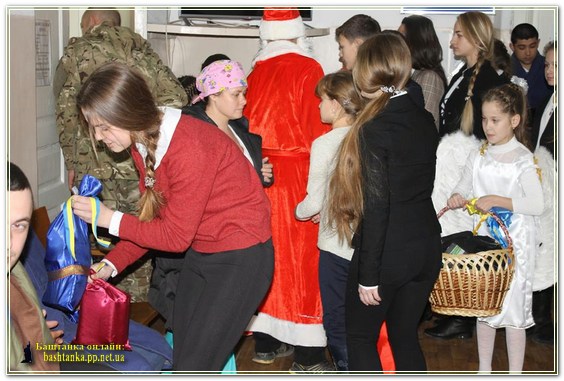Учні Баштанської ЗОШ №2 відвідали військовослужбовців у шпиталі