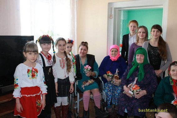 Учні Баштанської ЗОШ №2 відвідали Будинок престарілих