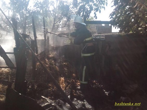 У Баштанських рятувальників вересень розпочався з ліквідації пожежі