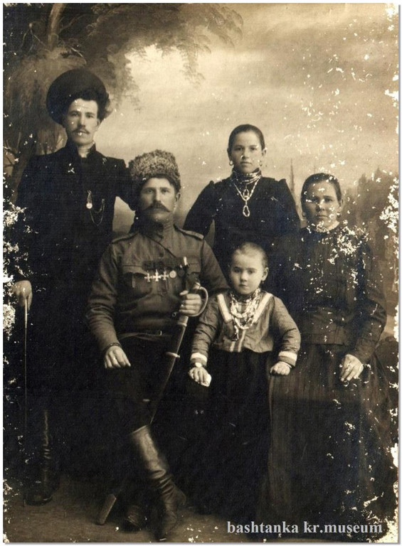 Родинні фотографії жителів Баштанки початку ХХ століття