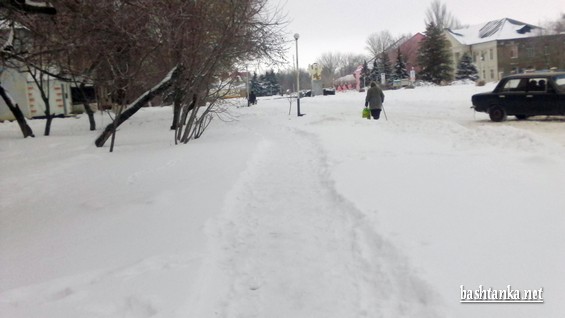 Не забувайте за нові тротуари, бо знову в Баштанці снігопад»