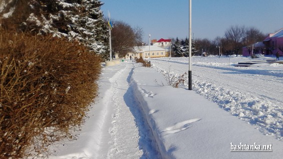 Не забувайте за нові тротуари, бо знову в Баштанці снігопад