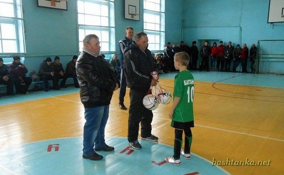 Клуб рибалок ставка Солоний підтримав дитячий футбол