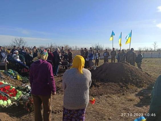 Снігурівщина попрощалася з двома загиблими захисниками Русланом Марчуком та Сергієм Філоненком