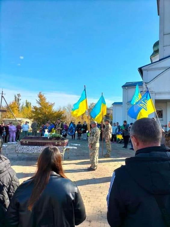 Снігурівщина попрощалася з двома загиблими захисниками Русланом Марчуком та Сергієм Філоненком»