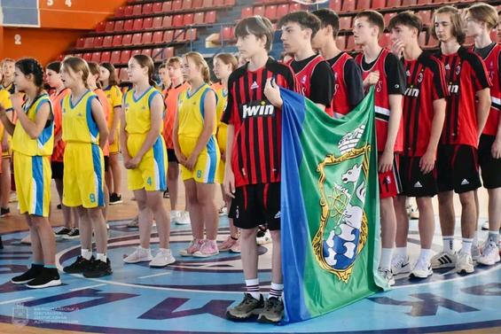 На Миколаївщині визначено переможців обласного етапу змагань «Пліч-о-пліч» з баскетболу