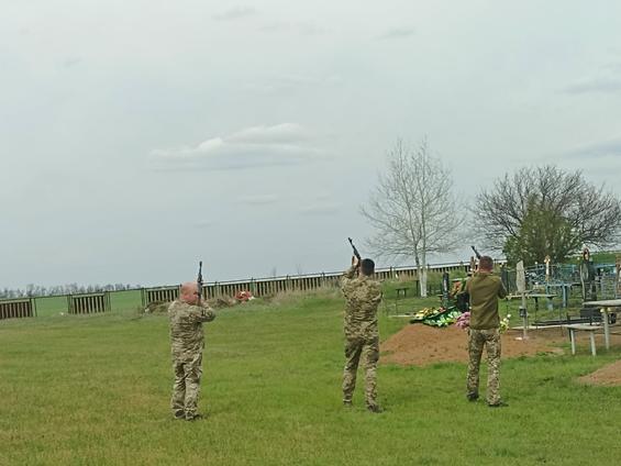 Провели в останню путь воїна-захисника Юрія Варфоломєєва з села Скобелеве Володимирівської громади (Казанківщина)