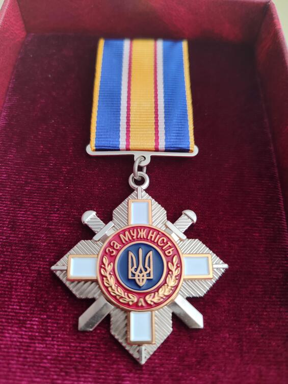 Він мріяв про мирне небо для своїх донечок – орден 