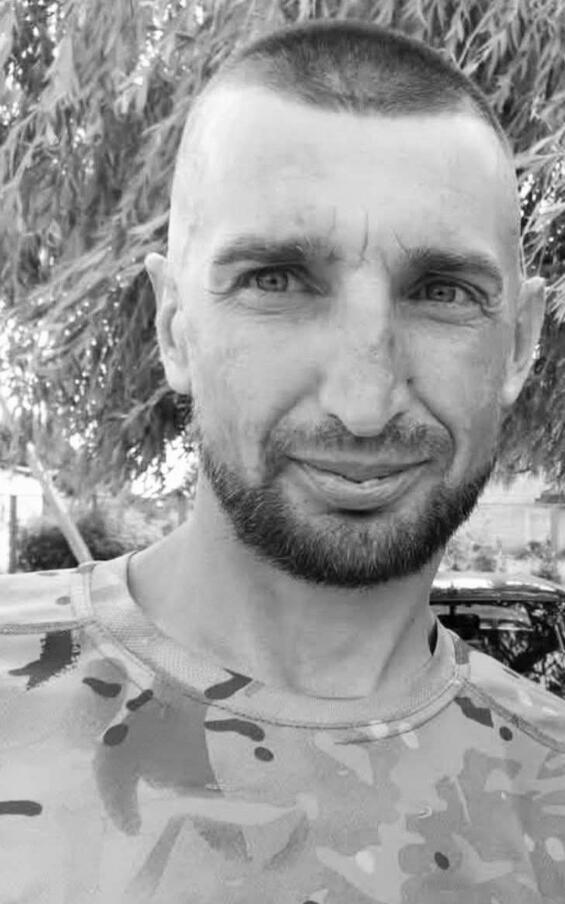 Баштанщина попрощалася із захисниками України – Віктором Навроцьким з села Петрівка та Олександром Котирлом з села Новопетрівка