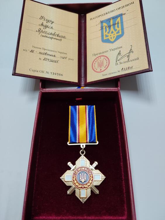 Вшанування пам'яті Героїв: передача державних нагород родинам захисників України Олександра Цимбалюка, Св'ятослава Даньченка і Андрія Фігури