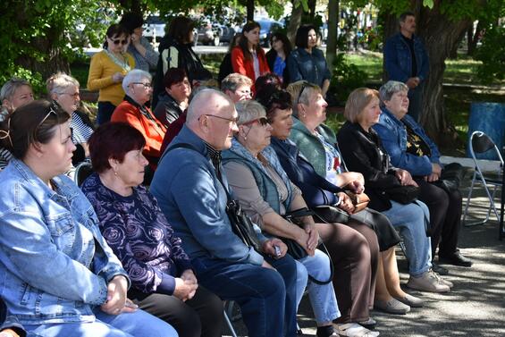 Фотовиставка до Дня матері «Я все ще мама»