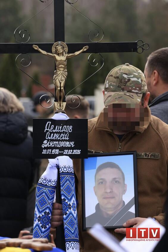 В Ірпені живим коридором провели Героїв – Олександра Гумельника (Баштанка) та Олексія Демідова