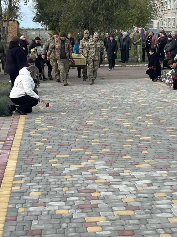 Широківська громада провела в останню дорогу земляка, захисника України Андрія Возного
