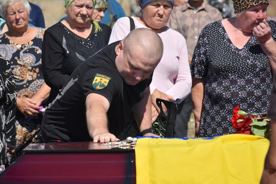 Снігурівщина попрощалася із загиблим Захисником України Миколою Шкатовим