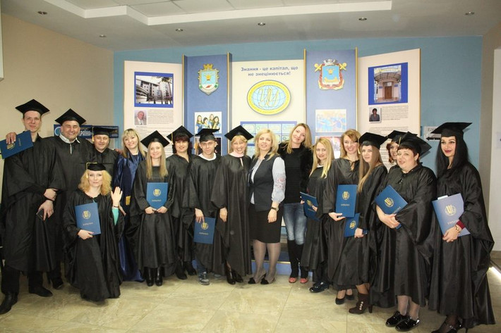 Вручення дипломів у Миколаївському міжрегіональному інституті розвитку людини ВНЗ «Університет «Україна»