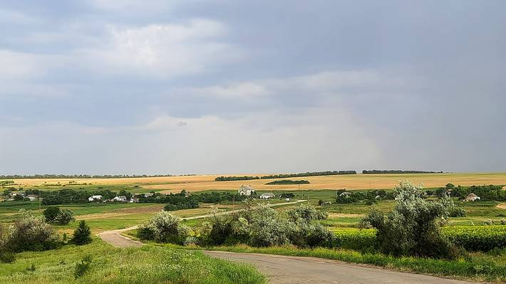 Село Шляхове (Червона Зірка) зі сторони села Плющівка та лютеранська кірха
