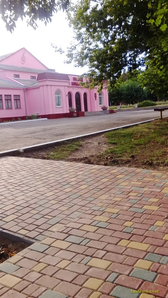 Завершено будівництво тротурару від Будинку культури до Ярмаркової площі