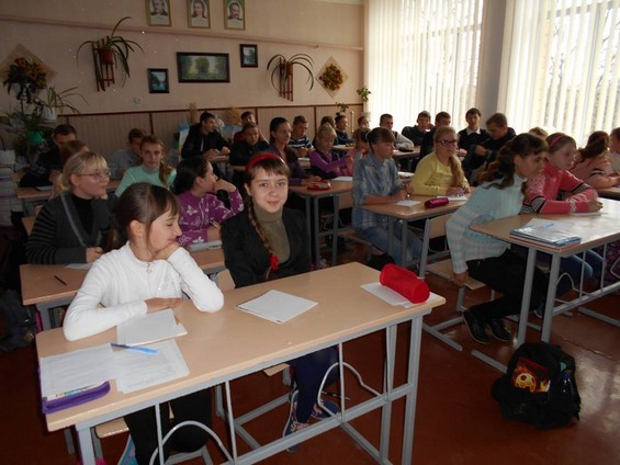 Учні та вчителі Новоєгорівської ЗОШ долучилися до Всеукраїнського радіодиктанту національної єдності